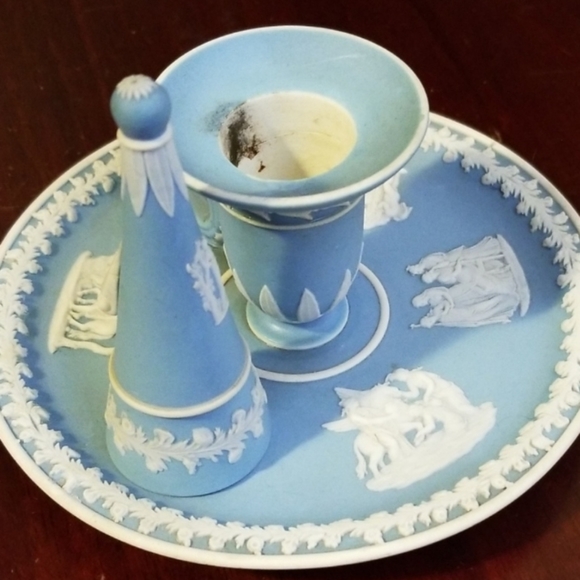Wedgwood ANTIQUE Chamber Candlestick Holder & Snuffer - Picture 3 of 8